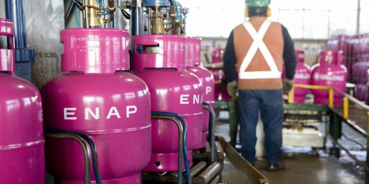 Quintero: ENAP pone en marcha proyecto piloto que permitirá  a familias vulnerables comprar GLP a menor precio