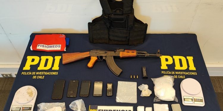 Efectivos de la PDI incautan droga y armamento en Reñaca Alto: un detenido de 21 años