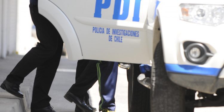 PDI de Concón detiene autores de robo con intimidación a conductor de microbús