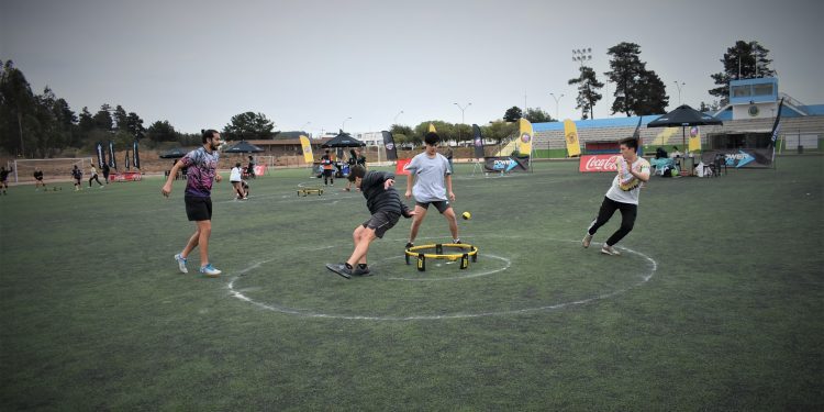 ¿Qué es el Roundnet o Spikeball? Desconocido deporte tiene a dos chilenos en el primer mundial de esta disciplina en Bélgica