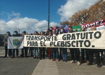 Concejales y parlamentario solicitan transporte público gratuito para el día del plebiscito constitucional