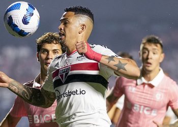 El fútbol chileno da pena en la Sudamericana: UC cae inapelablemente contra Sao Paulo en Brasil