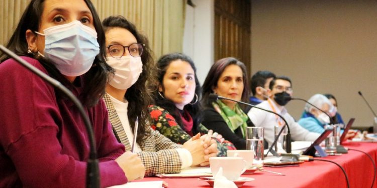 Autoridades abordan estrategias de niñez y adolescencia en el contexto medioambiental de Quintero y Puchuncaví