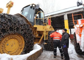 Ministro de Obras Públicas destina nuevos equipos y maquinaría para el despeje de nieve y traslado de personas en Paso Los Libertadores