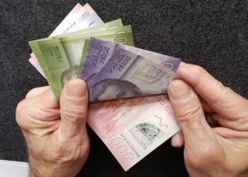 Senador Lagos Weber solicita incorporar a pensionados por reparación y exonerados como beneficiarios del Bono Invierno