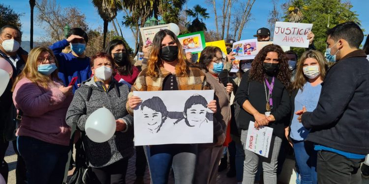 Familiares de víctimas de fatal accidente en autopista Los Andes interponen querella criminal por las negligencias presentes en la ruta