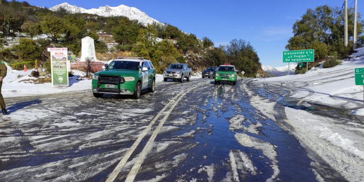Gobierno levanta el cierre de la cuesta La Dormida: Carabineros mantendrá patrullajes preventivos