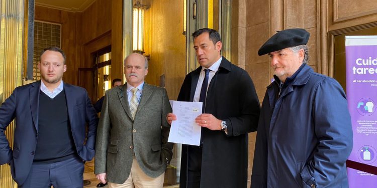 Diputados de Evópoli acuden a Contraloría para que se investigue la legalidad de la reunión sostenida por el Gobierno y el PS en La Moneda