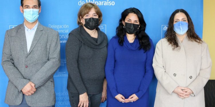 Delegada presidencial se reunió con nueva titular del directorio de EFE para coordinar acciones que beneficien a los pasajeros