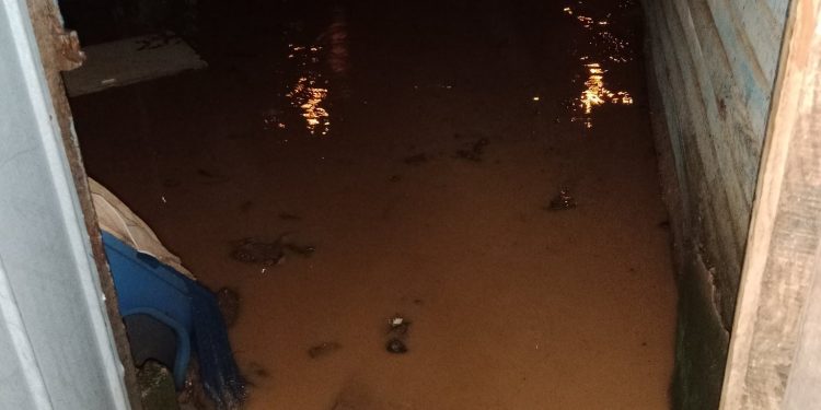 Denuncian que obras de Serviu provocaron anegamiento de una vivienda en sector alto de Viña del Mar