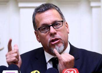 Senador Lagos Weber adelantó proyecto de ley que pretenderá rebajar quórum para reformas constitucionales y leyes orgánicas