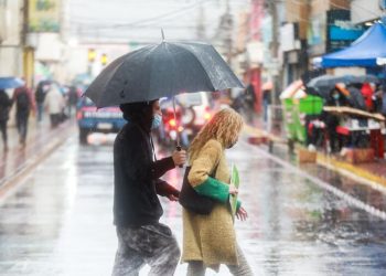 Primera quincena de julio comenzó lluviosa en Chile: ¿seguirá así?