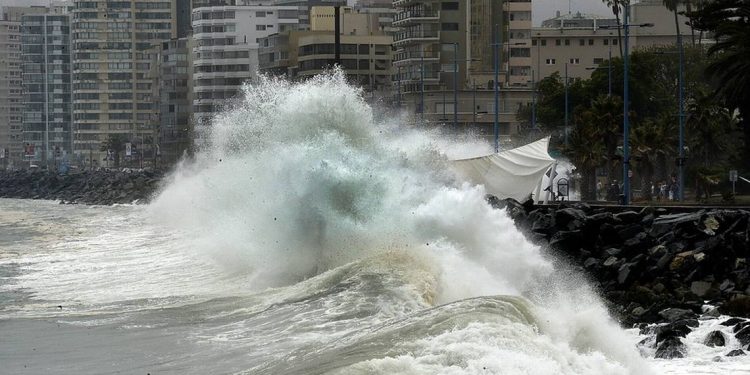 Temporal en la región / Vientos de hasta 74 kilómetros por hora se esperan en las comunas costeras ante el ingreso de un nuevo sistema frontal