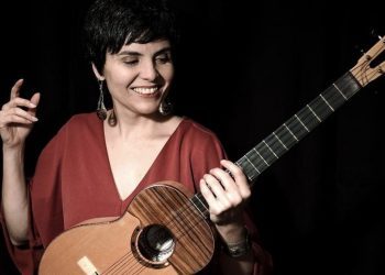 Elizabeth Morris presenta un adelanto de su nuevo disco en “Trotamundos Terraza” de Quilpué