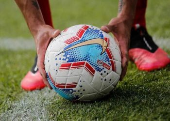 Opinión / Con la pelota a veces no se juega