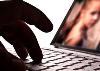 PDI detiene a dos sujetos por almacenamiento de material pornográfico infantil en Valparaíso y Viña del Mar