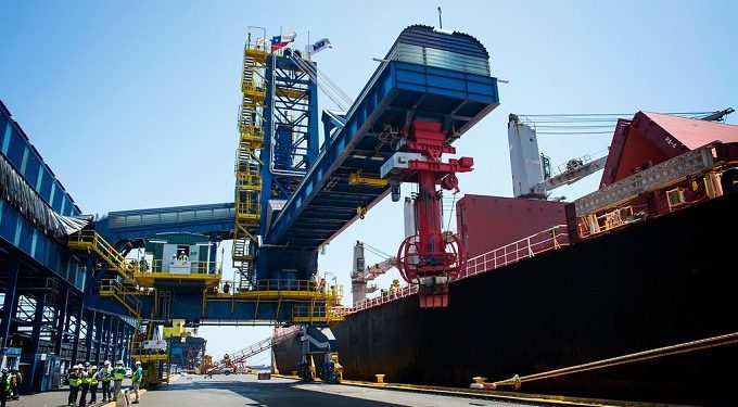Decretan Alerta Sanitaria y suspensión de transferencia de carga en los puertos y terminales de Enap, Copec TPI y Puerto Ventanas de Quintero