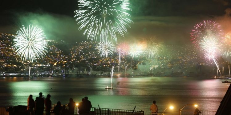 Desde Laguna Verde a Caleta Portales: Valparaíso anuncia celebración de Año Nuevo en el Mar 2022-2023