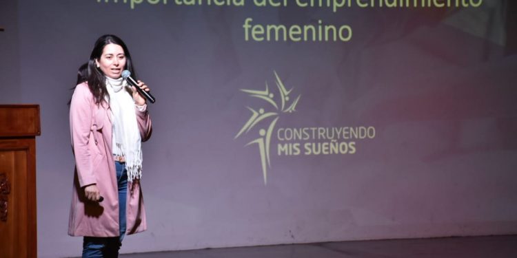 Cerca de un centenar de mujeres dio vida a seminario para emprendedoras en San Felipe