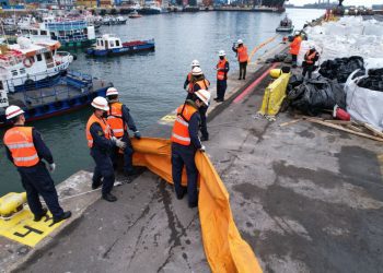 Comando de la Primera Zona Naval simulará derrame de combustible en la bahía de Valparaíso