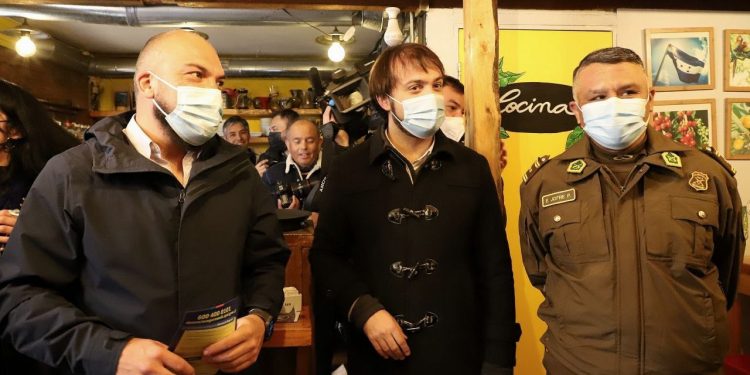 Autoridades refuerzan línea telefónica para aumentar denuncias delictuales de forma 100 % anónima en Valparaíso