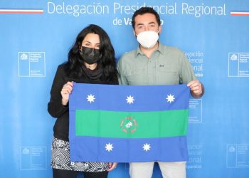 Delegada presidencial se reúne con alcalde de Juan Fernández para coordinar una futura apertura del archipiélago de forma segura