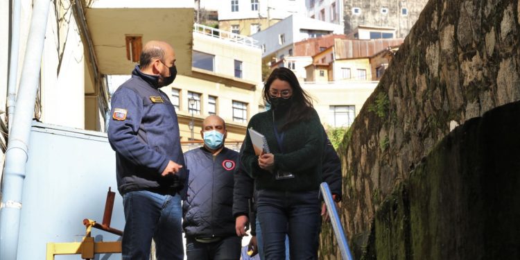 Recorren instalaciones del hospital Carlos van Buren para identificar posibles riesgos de emergencias y establecer plan de respuesta oportuna