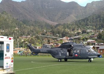 Armada logra trasladar al aeródromo de Juan Fernández a isleña de 64 años que se encuentra grave y necesita con urgencia tratamiento médico en el continente