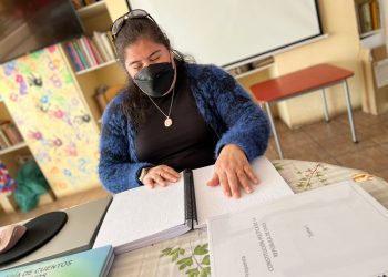 Agrupación de Quillota recibió texto de propuesta constitucional en braille