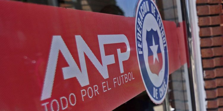 ANFP aclara que los títulos regionales de Santiago Wanderers no «son homologables» con los torneos de Primera División