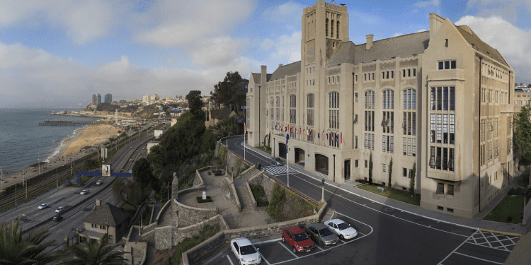 En prisión preventiva sujeto que estuvo un mes sembrando el pánico en la USM: a estudiantes les robaba pertinencias y obligaba a girar dinero