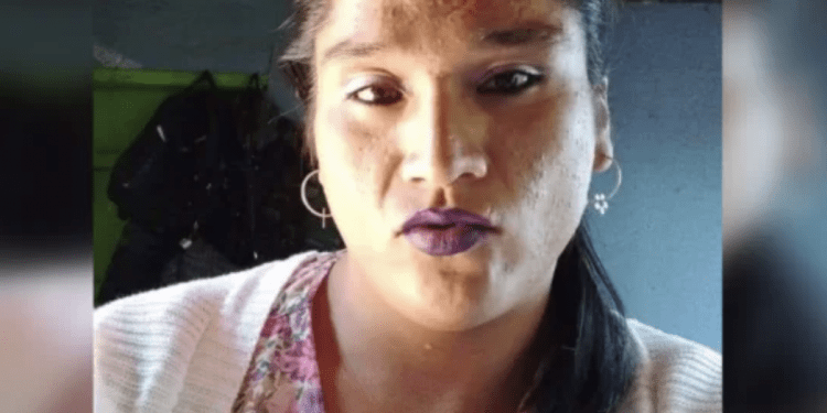 Hallan cadáver de mujer transexual a un costado de la línea del Merval completamente quemado