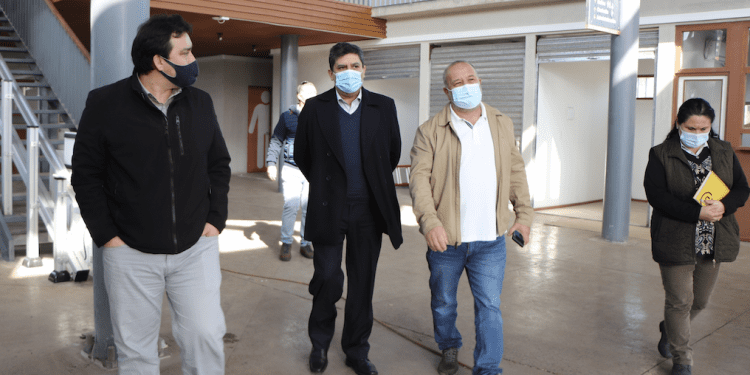 Seremi de Transportes y alcalde conocieron instalaciones del nuevo Terminal de Buses de Quintero