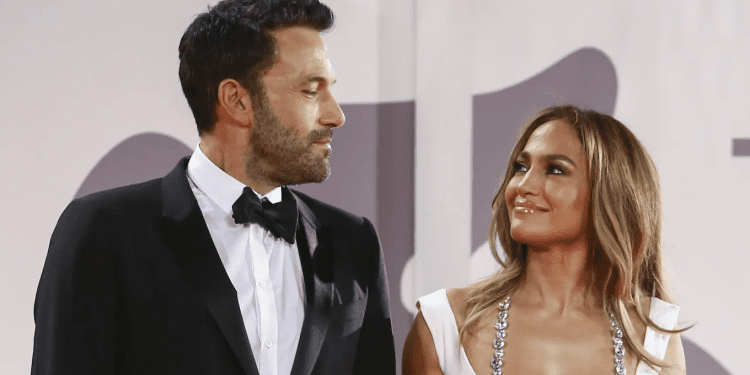 A tres semanas de casarse, Jennifer Lopez y Ben Affleck deciden «tomarse un tiempo»