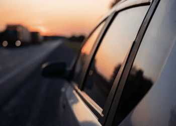 Comienza a regir la nueva normativa de vidrios polarizados