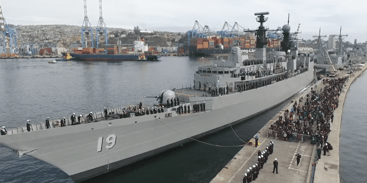 Fragata «Almirante Williams» zarpa rumbo a Brasil para participar en las actividades del bicentenario de la Armada de ese país