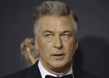 FBI concluye que Alec Baldwin sí apretó el gatillo en accidente durante el rodaje de «Rust»