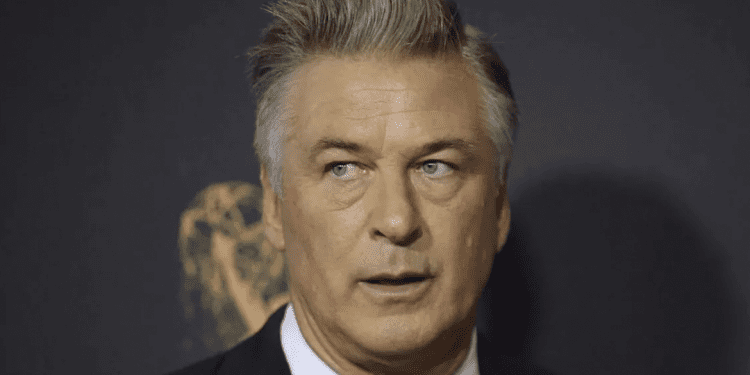 FBI concluye que Alec Baldwin sí apretó el gatillo en accidente durante el rodaje de «Rust»