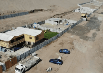 Último minuto / Empiezan a destruir viviendas ilegales en el sector sur de Antofagasta