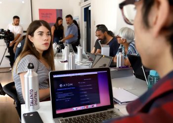 Lanzan más de 620 becas gratuitas en la región de Valparaíso para desempeñarse en la industria digital