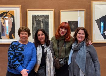 Artistas becadas españolas y chilenas visitaron el Museo Universitario del Grabado de la UPLA