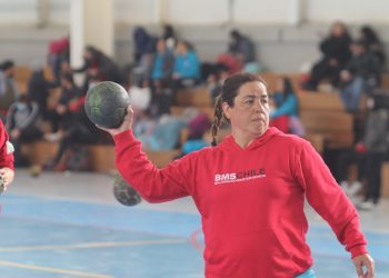 Entrenadora de la UPLA se consagra como campeona nacional en la Liga Balonmano Master