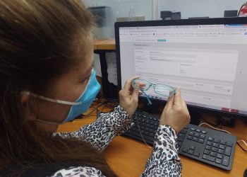 Cómo acceder a reembolso Fonasa  por compra de audífonos y lentes