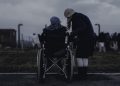 Para personas mayores y en situación de discapacidad: se deberá disponer de áreas de descanso en espacios públicos