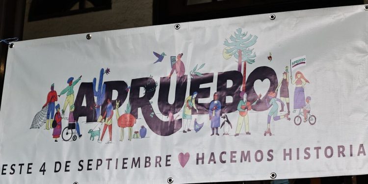 Más de mil abogados, licenciados y egresados de Derecho firman carta por el Apruebo