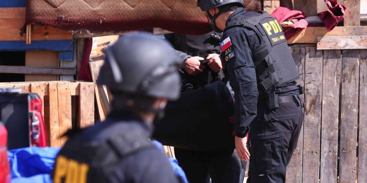 Diputado Cuello oficia y acusa: «El gobierno de Piñera cometió una negligencia criminal al otorgar una visa temporal al jefe del Tren de Aragua a Chile»