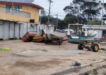 Pescadores de la ex caleta Sudamericana acusan que duermen entre botes: solicitarán al gobernador concretar mesa de trabajo con EPV