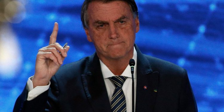 Excancilleres critican dichos de Bolsonaro sobre Boric: «Demuestra ignorancia»