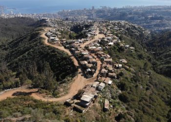 Alcaldía Ciudadana realiza Encuentro por la Vivienda en medio de histórica regularización de cuatro campamentos de la comuna