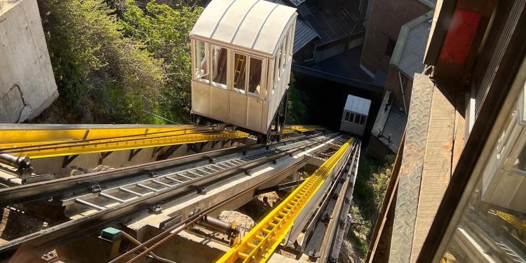 Visita inspectiva al ascensor Concepción: alcalde Sharp afirma que prontamente será entregado a la comunidad